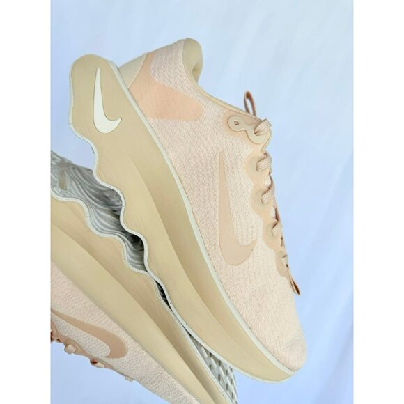 * 9.5 MEN’S NIKE MOTIVA SANDDRIFT DV1238-110 RUNNING SHOES SPORTSWEAR RUNNING - Picture 2 of 7